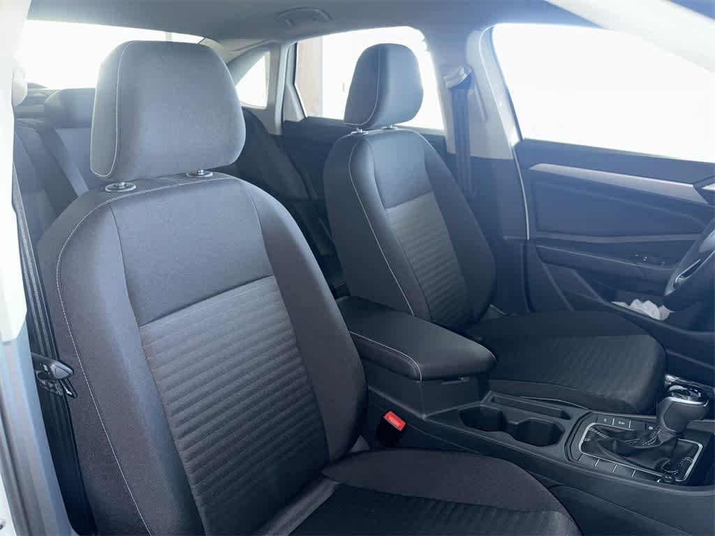 Thumbnail: 2025 Volkswagen Jetta - 27