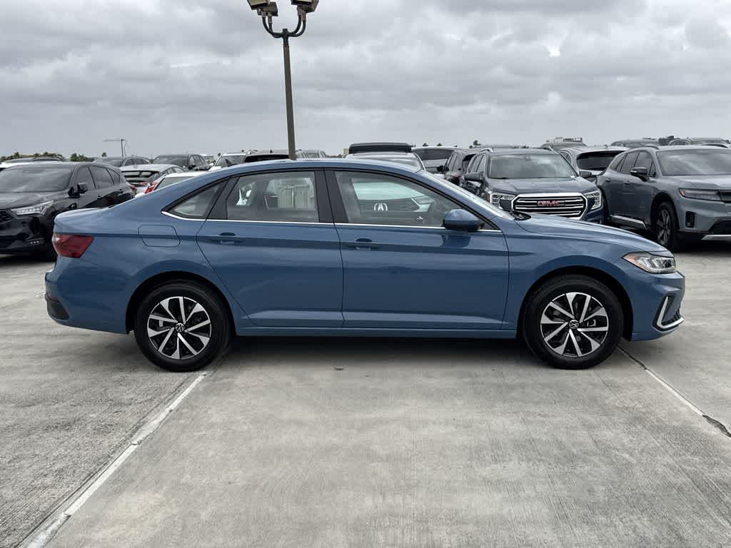 Thumbnail: 2025 Volkswagen Jetta - 12