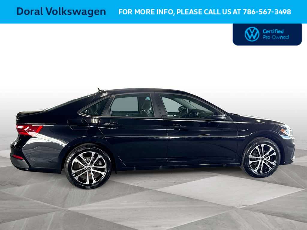 Thumbnail: 2025 Volkswagen Jetta - 9