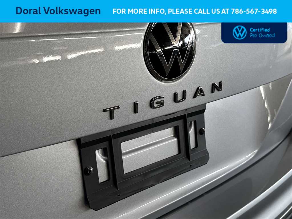 Thumbnail: 2022 Volkswagen Tiguan - 11