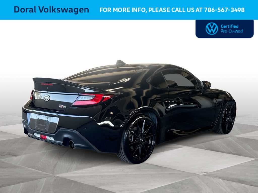 Thumbnail: 2023 Toyota GR86 - 8