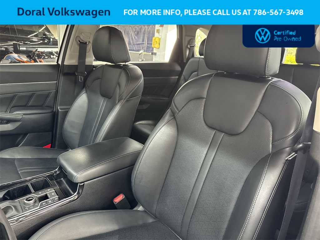 Thumbnail: 2023 Kia Sorento - 14