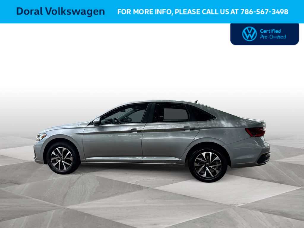 Thumbnail: 2023 Volkswagen Jetta - 5