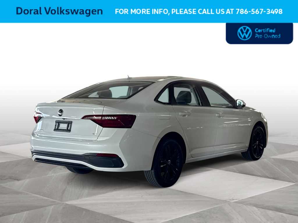 Thumbnail: 2024 Volkswagen Jetta - 8