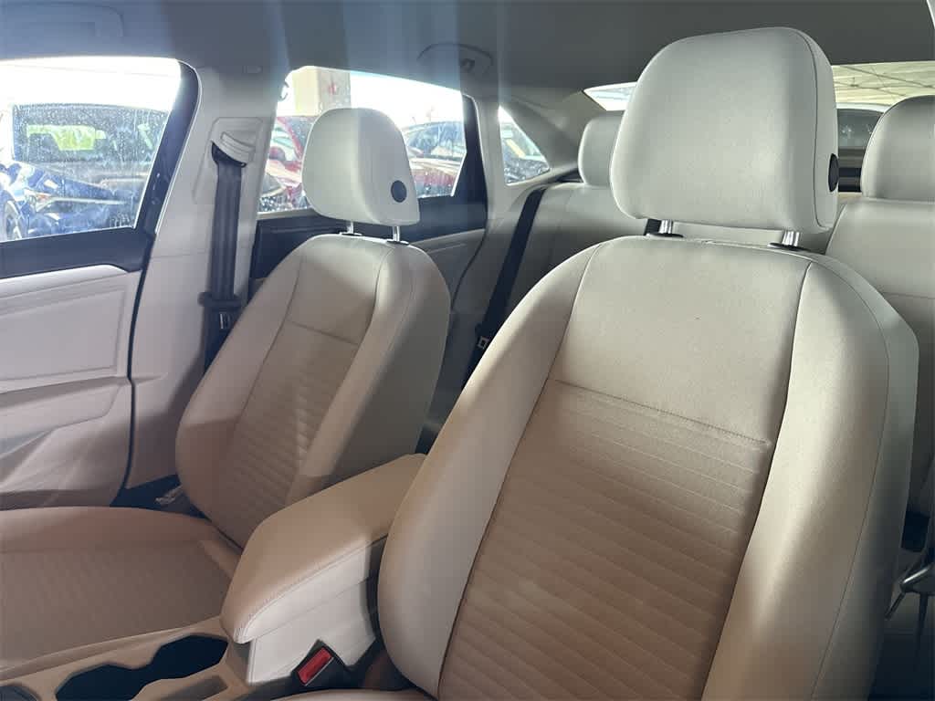 Thumbnail: 2026 Volkswagen Jetta - 14