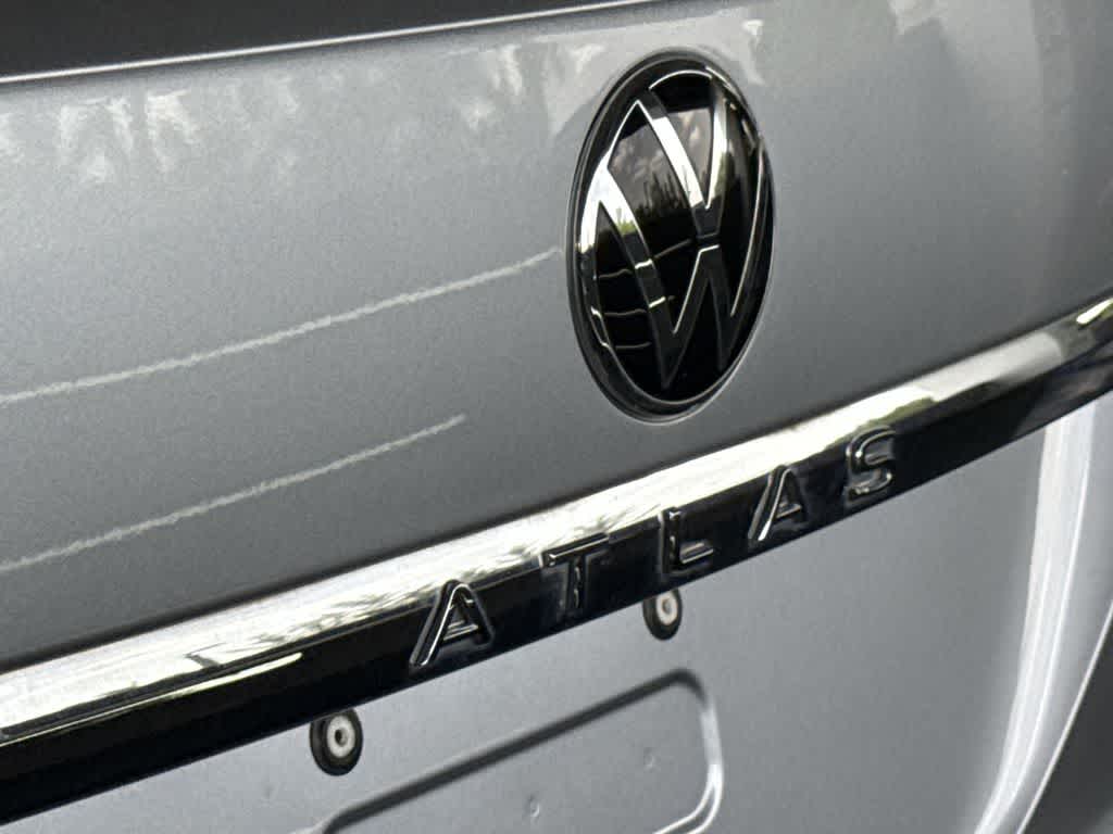 Thumbnail: 2023 Volkswagen Atlas - 10