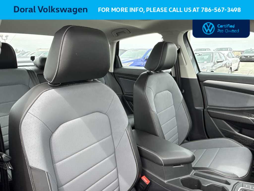 Thumbnail: 2025 Volkswagen Jetta - 27