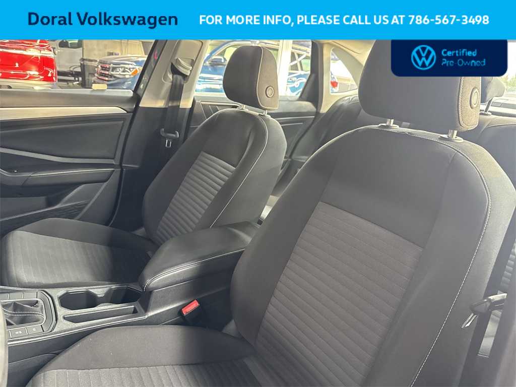 Thumbnail: 2025 Volkswagen Jetta - 14