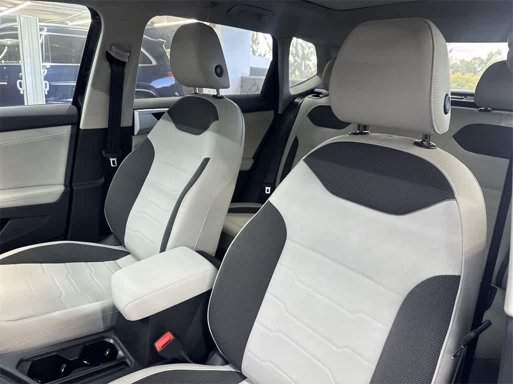 Thumbnail: 2026 Volkswagen Taos - 14