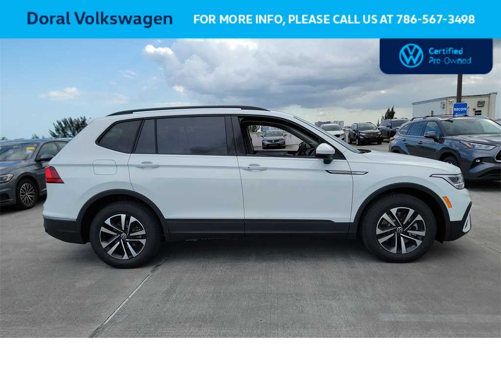 Thumbnail: 2023 Volkswagen Tiguan - 12