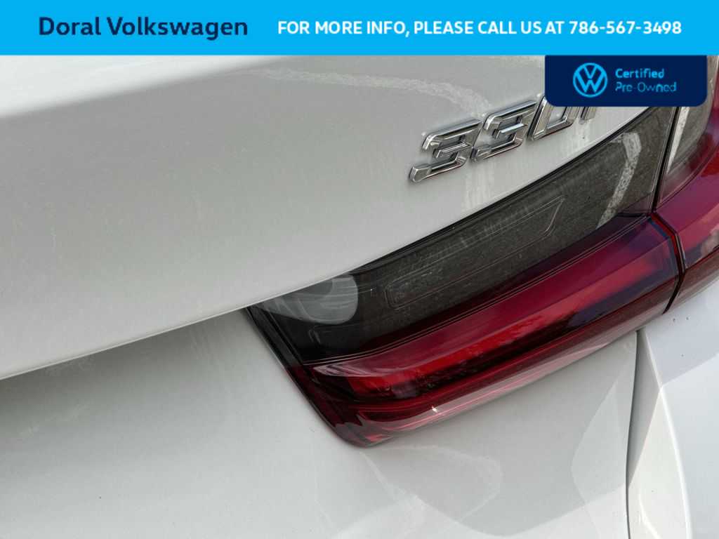 Thumbnail: 2024 BMW 3 Series - 10