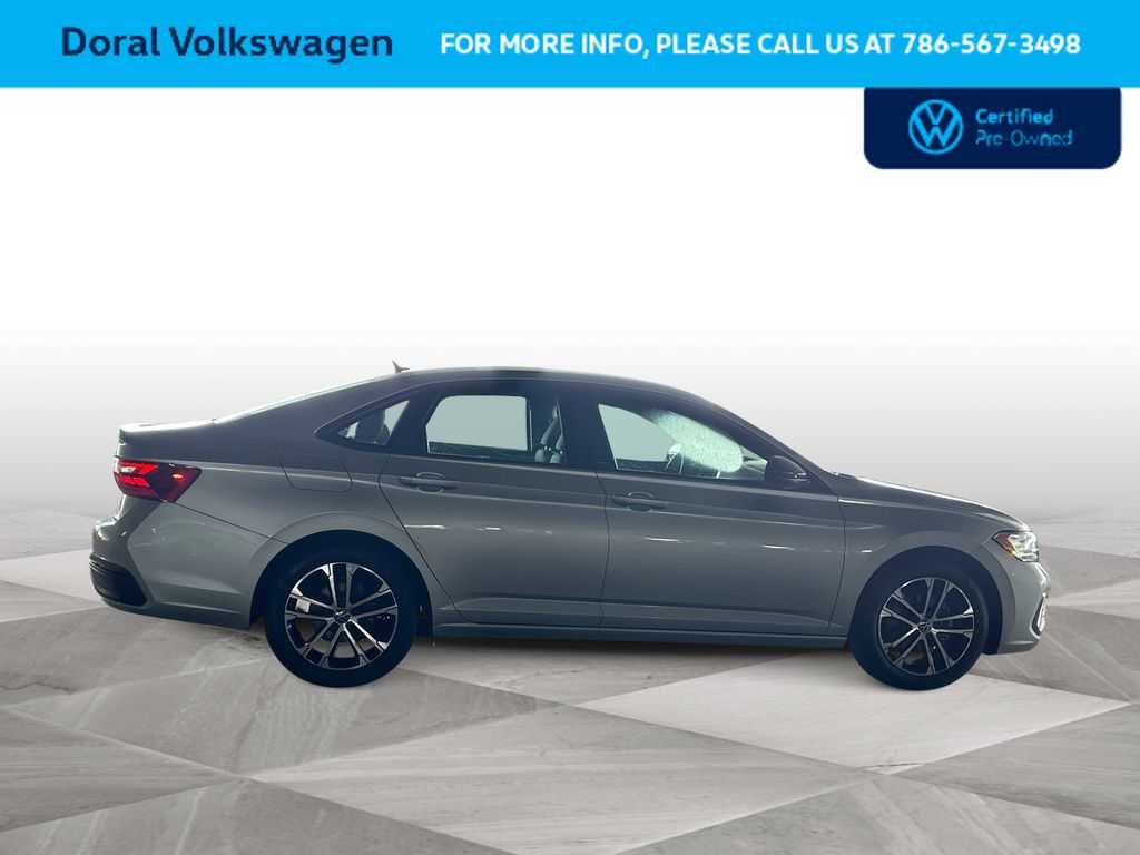 Thumbnail: 2023 Volkswagen Jetta - 8