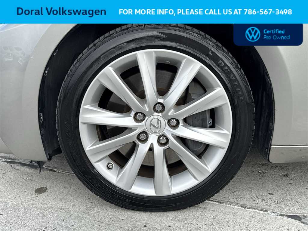 Thumbnail: 2016 Lexus IS - 10