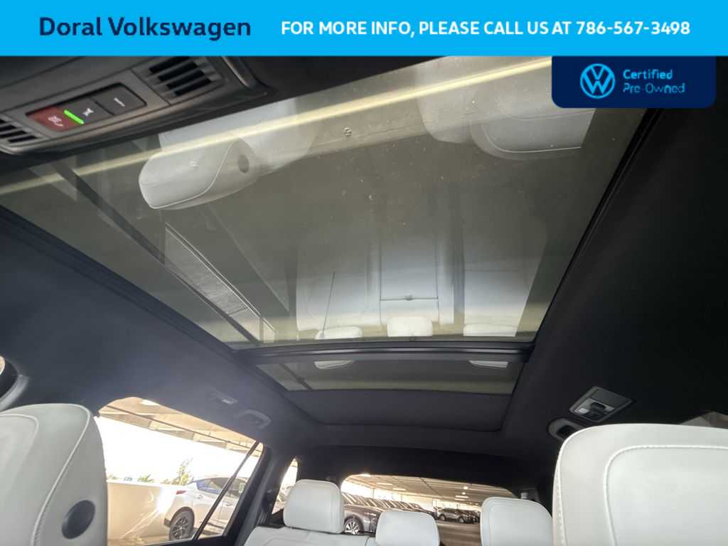 Thumbnail: 2023 Volkswagen Tiguan - 17