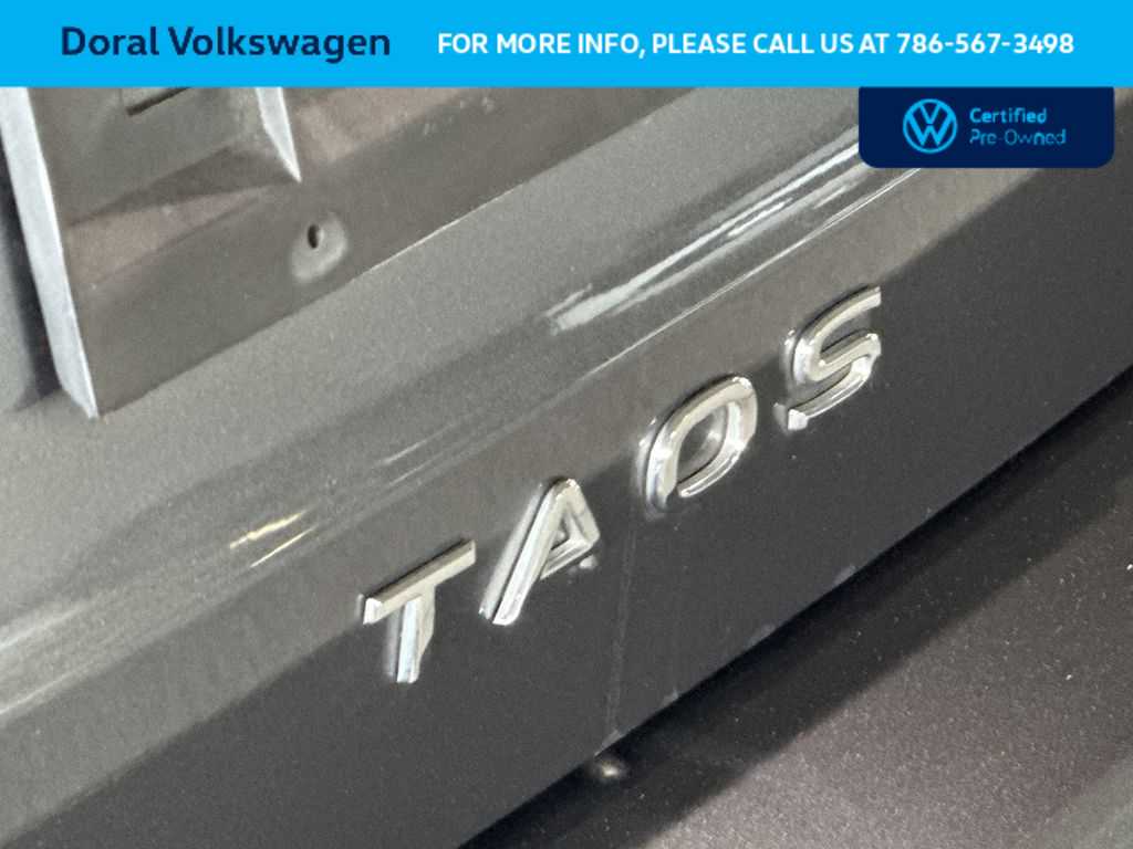 Thumbnail: 2023 Volkswagen Taos - 10