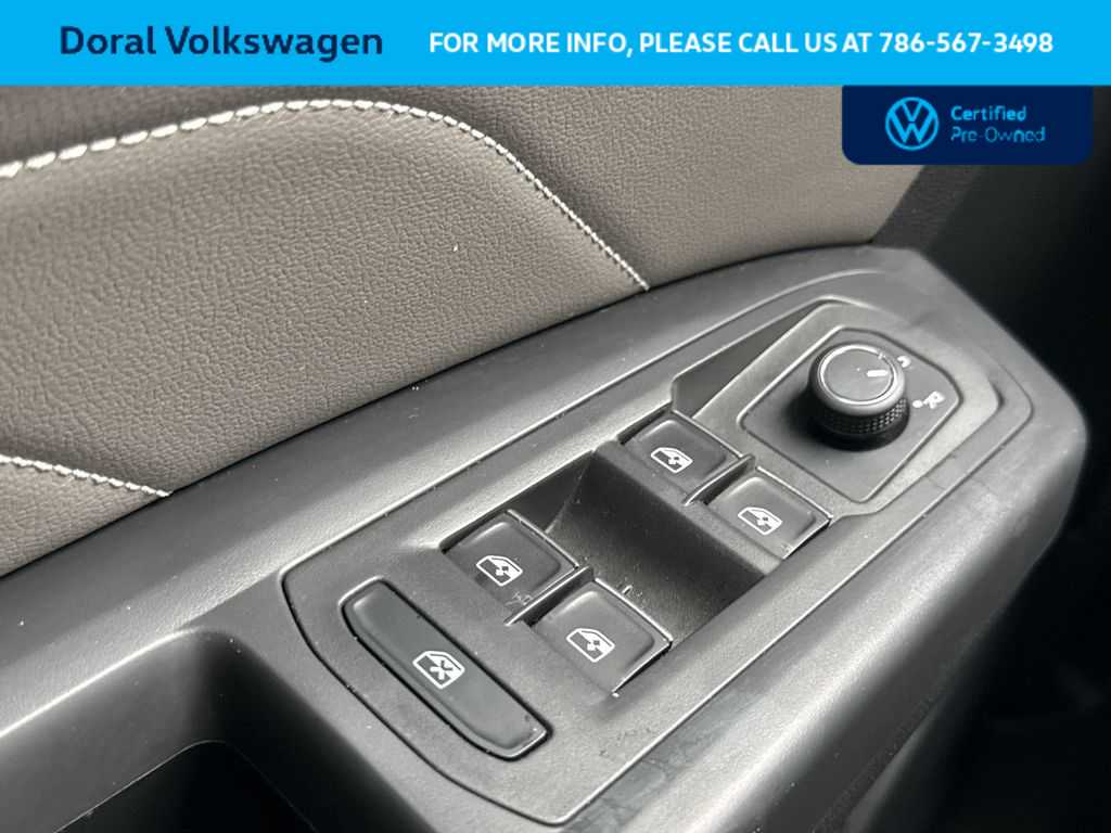 Thumbnail: 2023 Volkswagen Atlas - 17