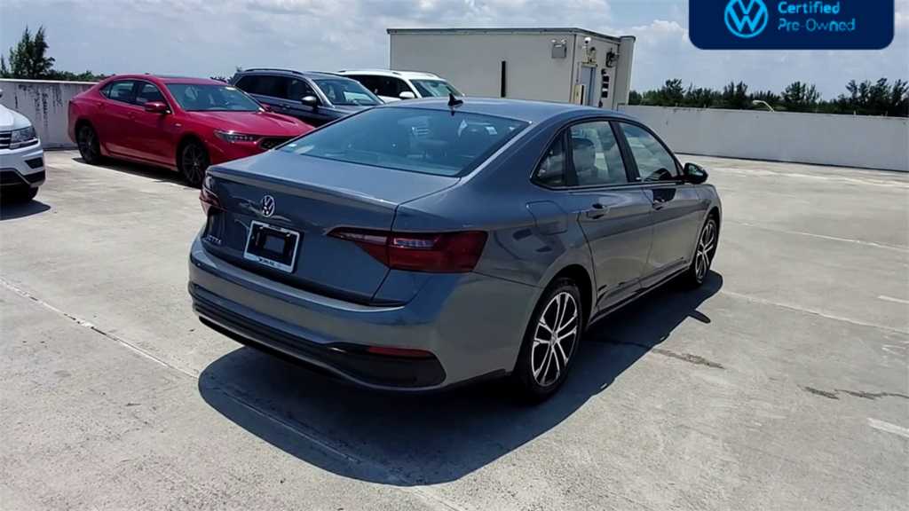 Thumbnail: 2023 Volkswagen Jetta - 8