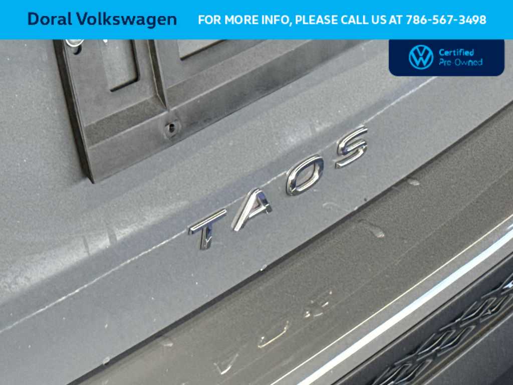 Thumbnail: 2023 Volkswagen Taos - 10