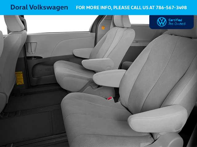 Thumbnail: 2014 Toyota Sienna - 10