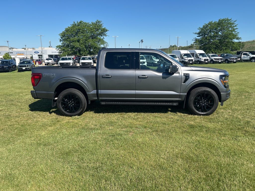 2025 Ford F-150 XLT FX4 photo 4