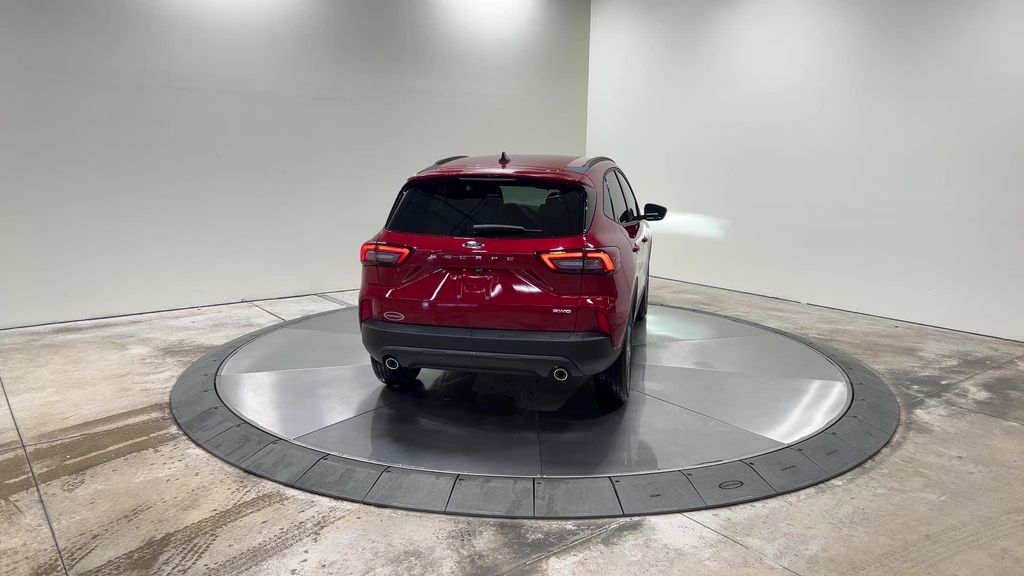 2025 Ford Escape ST-Line photo 4