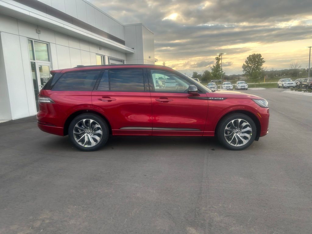 2025 Lincoln Aviator Premiere photo 4