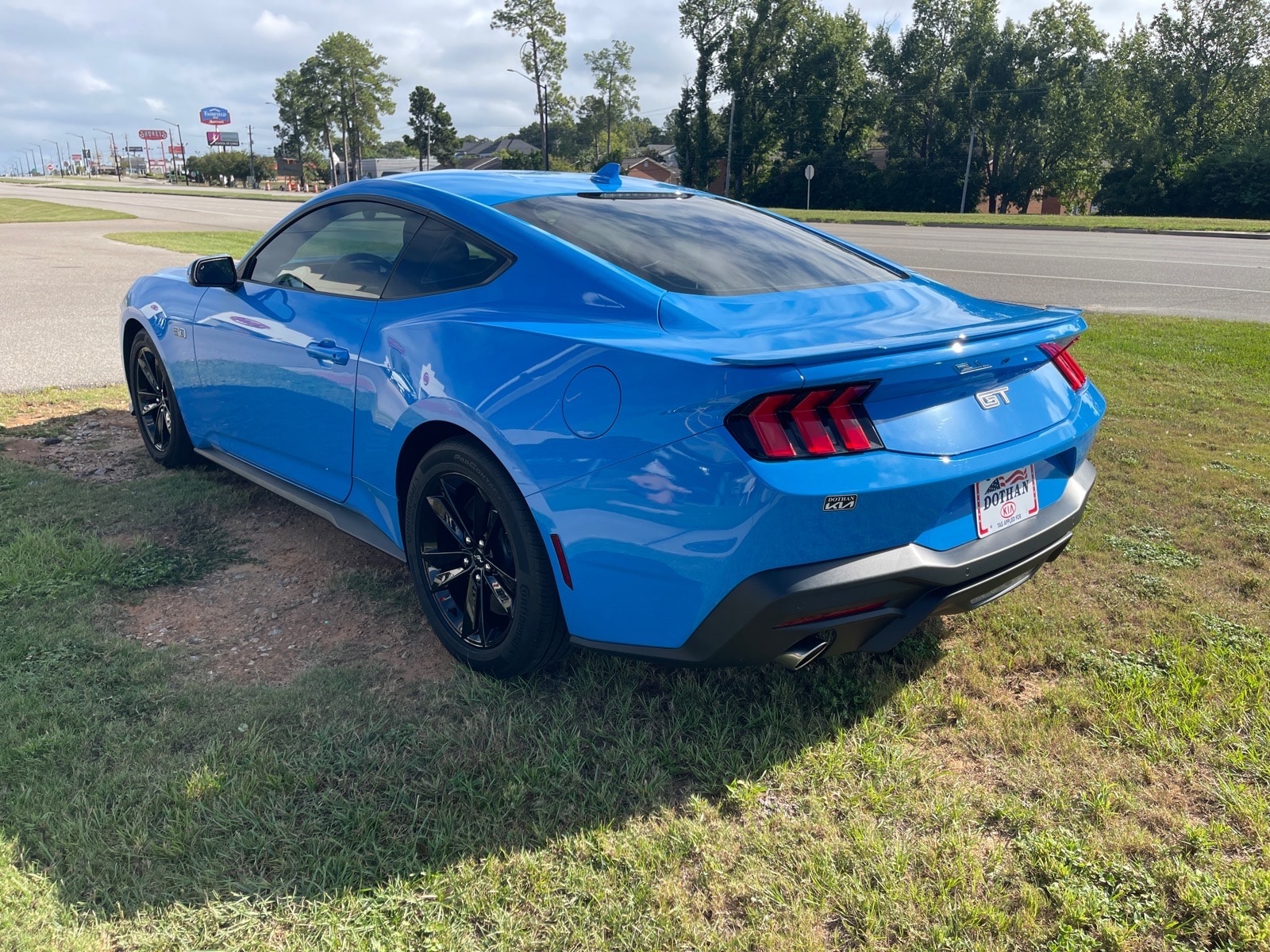 2025 Ford Mustang GT - Photo 12