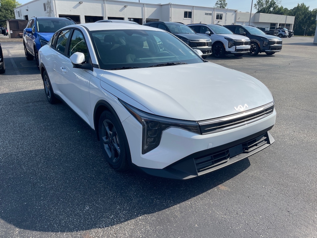 New 2026 Kia K4 LXS Sedan