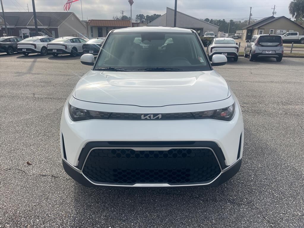 New 2025 Kia Soul LX Hatchback