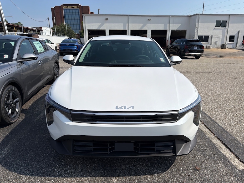 New 2026 Kia K4 LXS Sedan