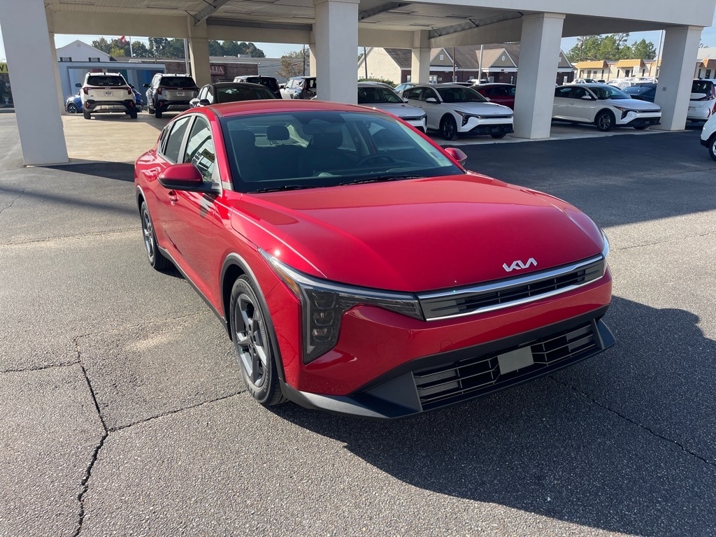New 2025 Kia K4 LXS Sedan
