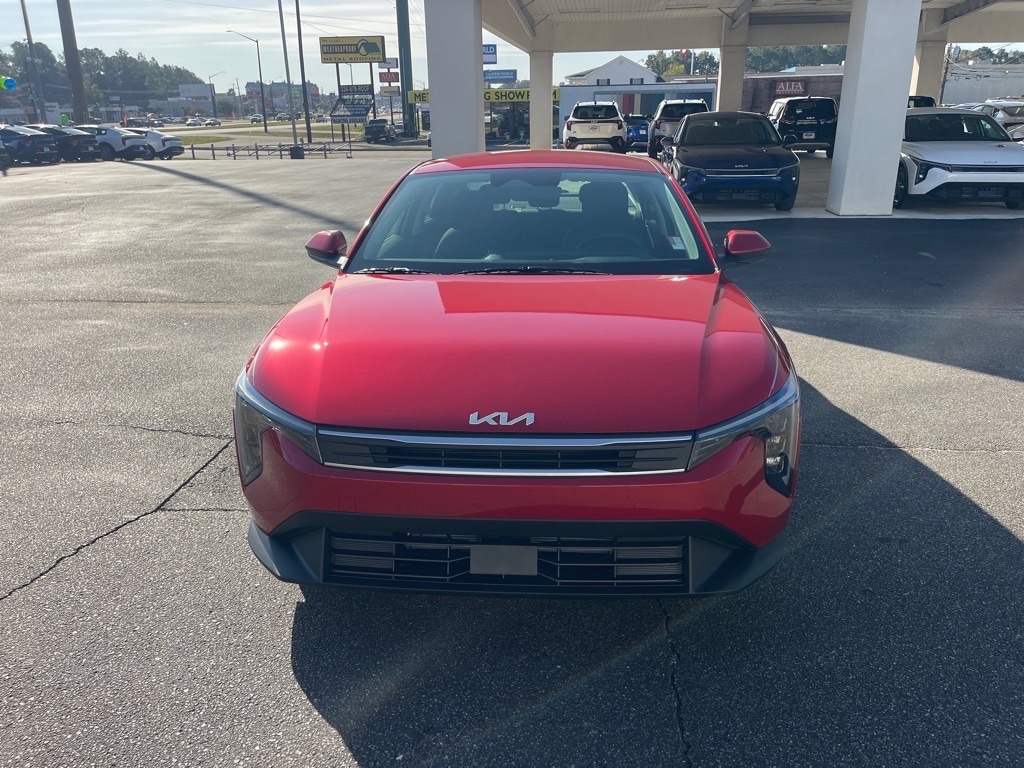 New 2025 Kia K4 LXS Sedan