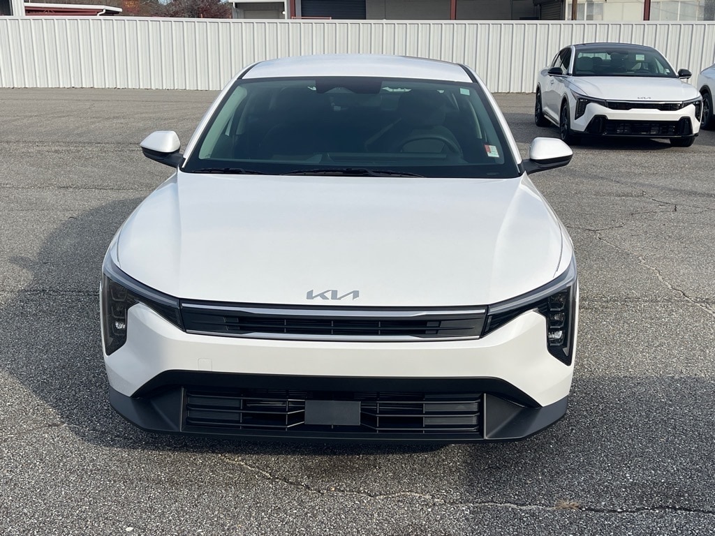 New 2025 Kia K4 LX Sedan
