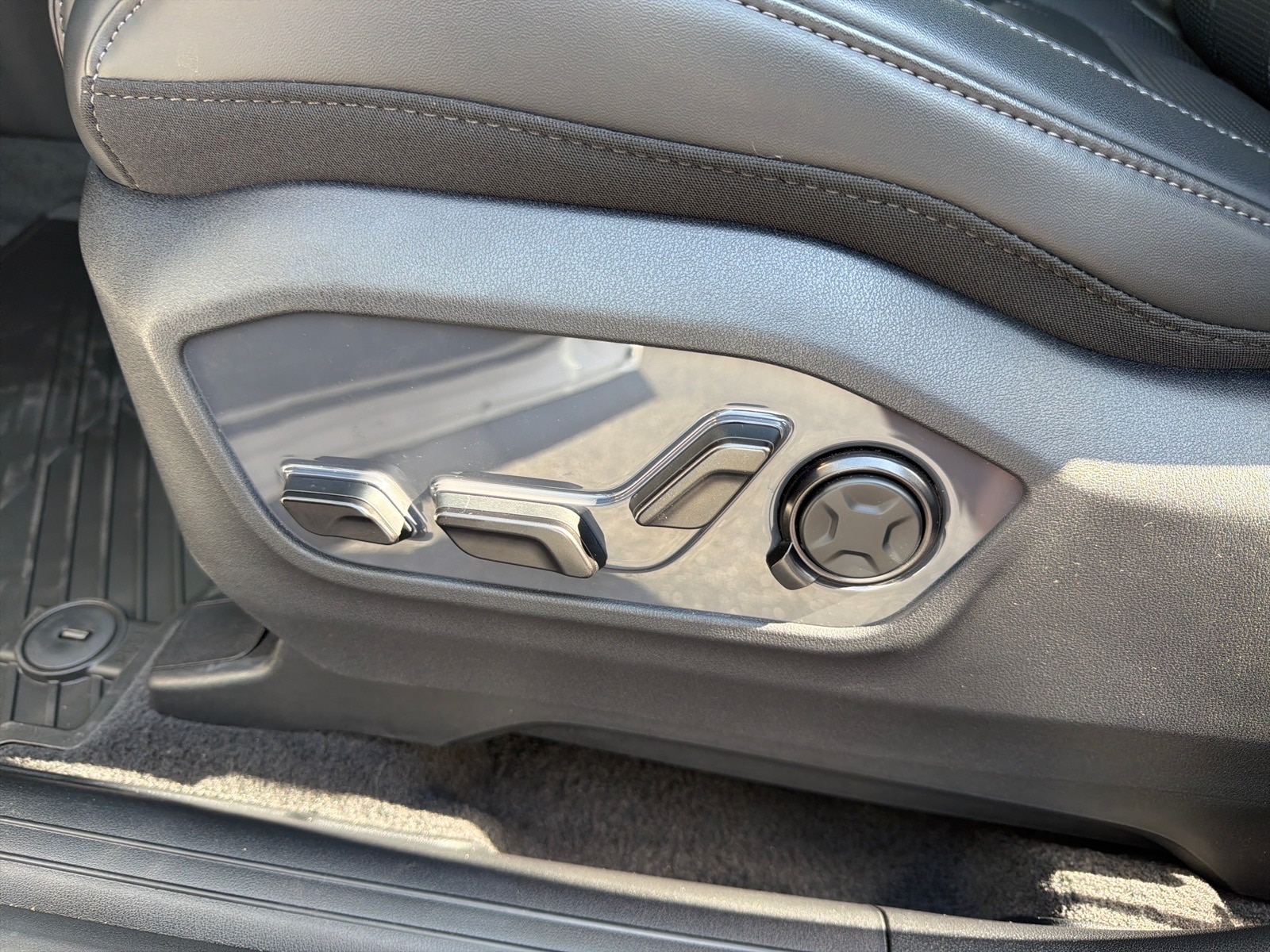 2027 Kia Telluride X-Pro SX Prestige - Photo 11