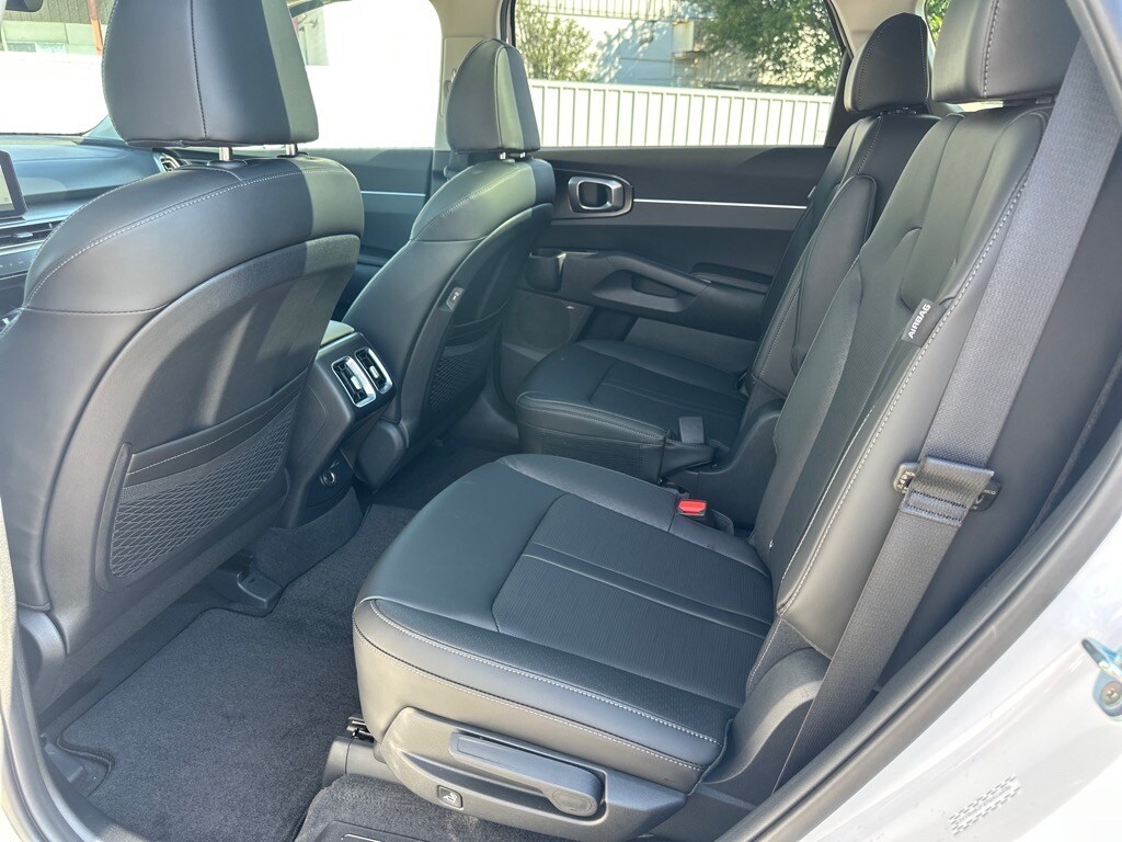 2026 Kia Sorento EX - Photo 13