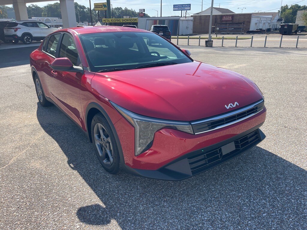 2025 Kia K4 LXS photo 3