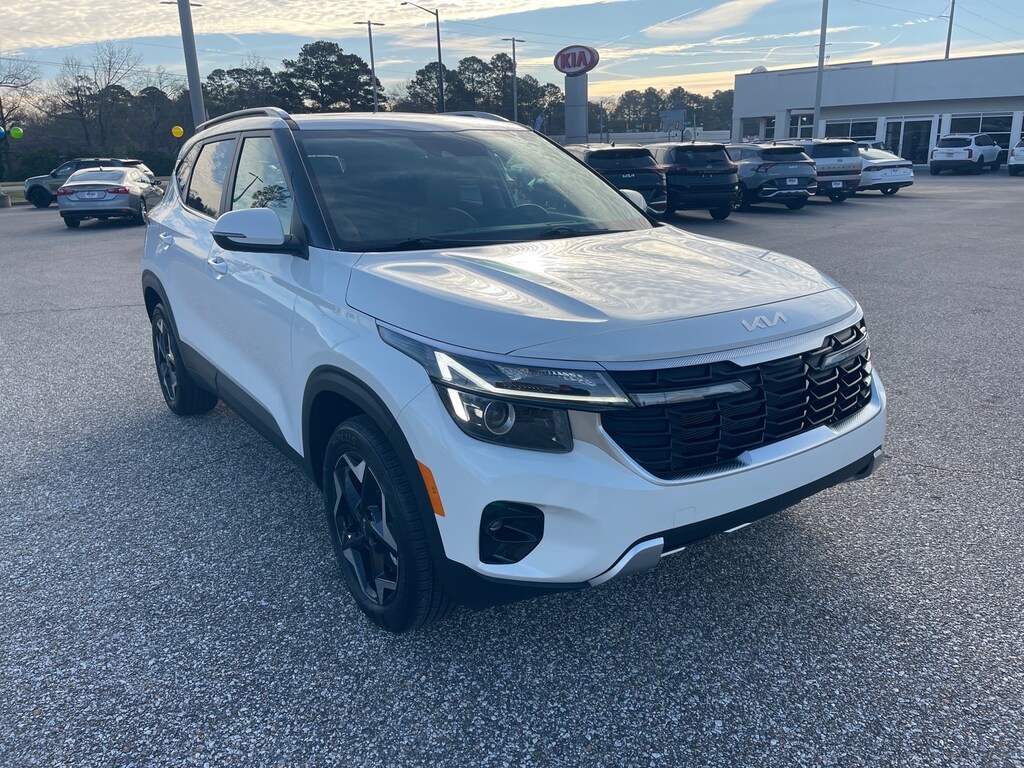 Used 2025 Kia Seltos EX SUV