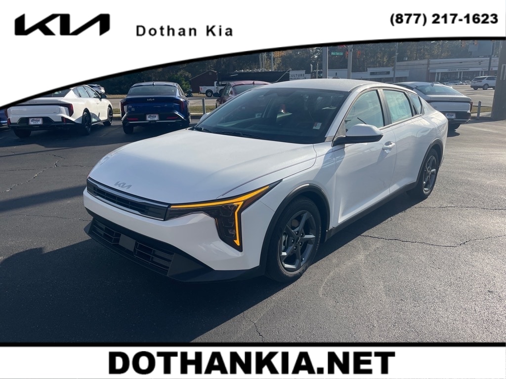 2025 Kia K4 LXS's photo