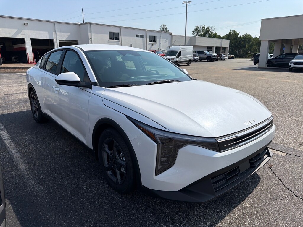New 2026 Kia K4 LXS Sedan