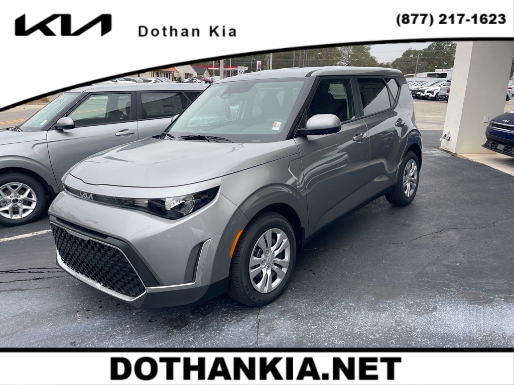 2025 Kia Soul LX's photo