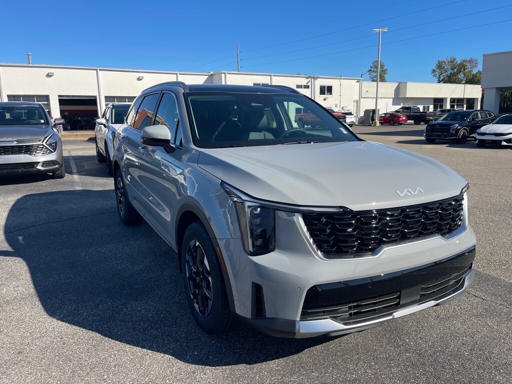 2026 Kia Sorento S photo 2