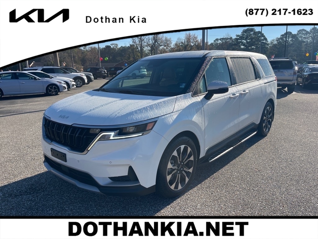 2023 Kia Carnival EX's photo