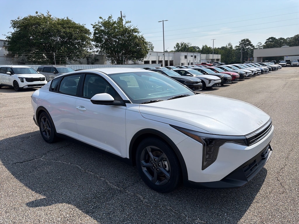 New 2026 Kia K4 LXS Sedan