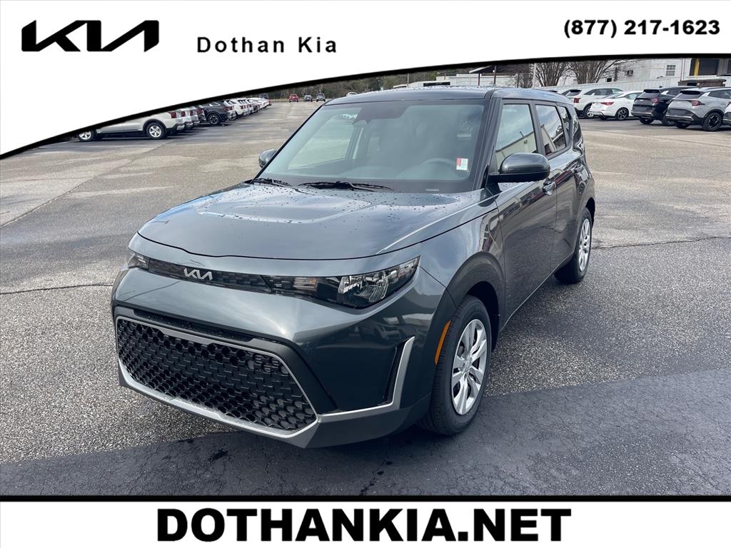 2025 Kia Soul LX's photo