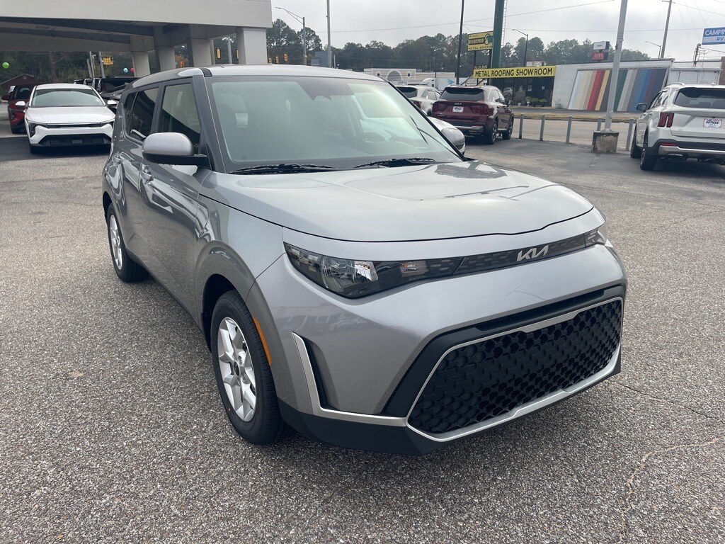 2025 Kia Soul LX S photo 3