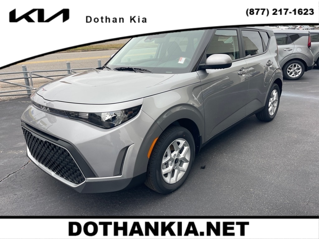 2025 Kia Soul LX's photo