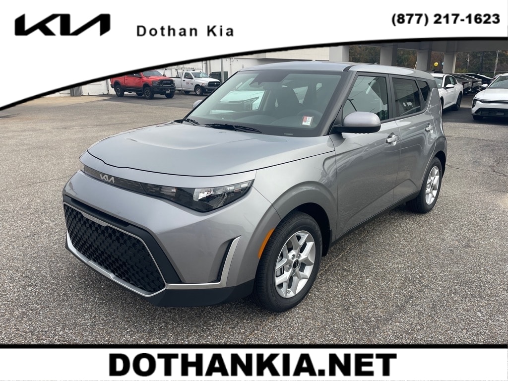 2025 Kia Soul LX's photo