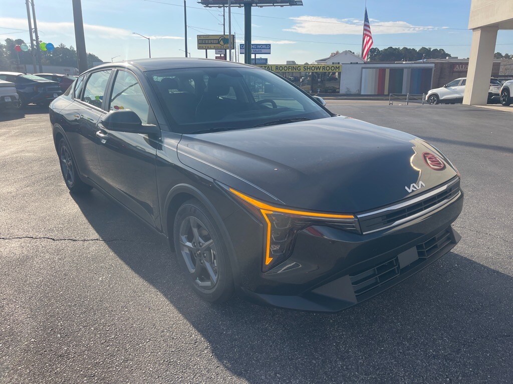 2025 Kia K4 LXS photo 3