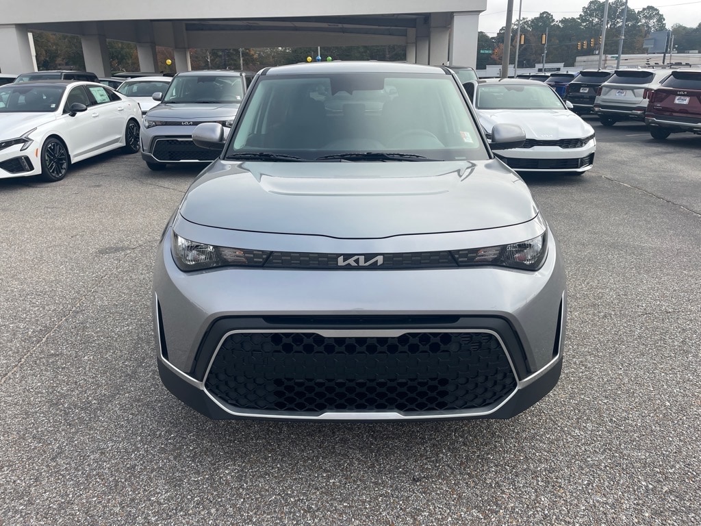 New 2025 Kia Soul LX Hatchback