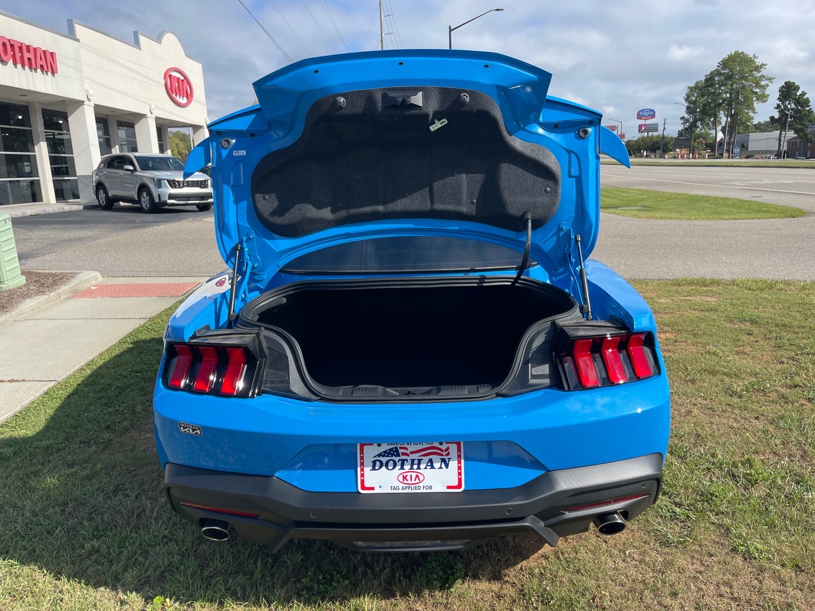 2025 Ford Mustang GT - Photo 14